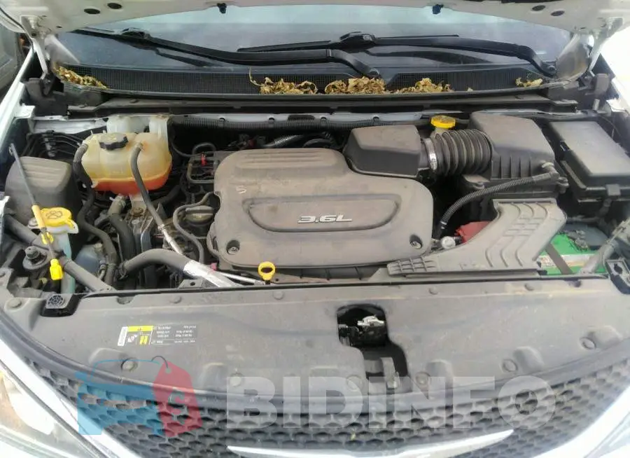 2C4RC1EGXHR543822 Photo# 10