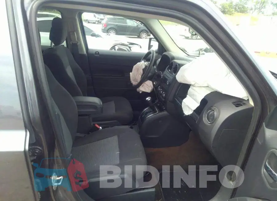 1C4NJRBB4HD112262 Photo# 5