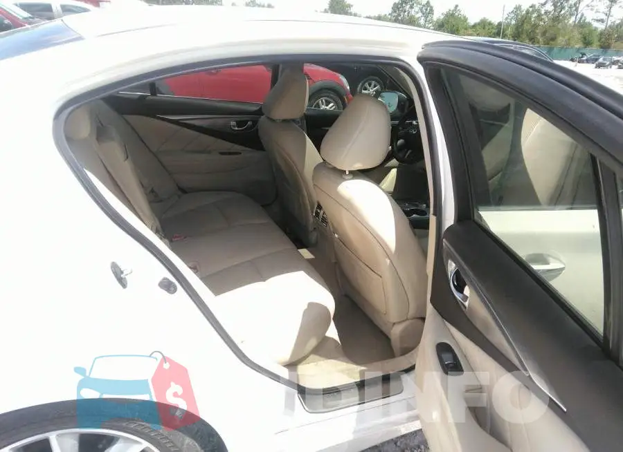 JN1EV7AP3GM300701 Photo# 8