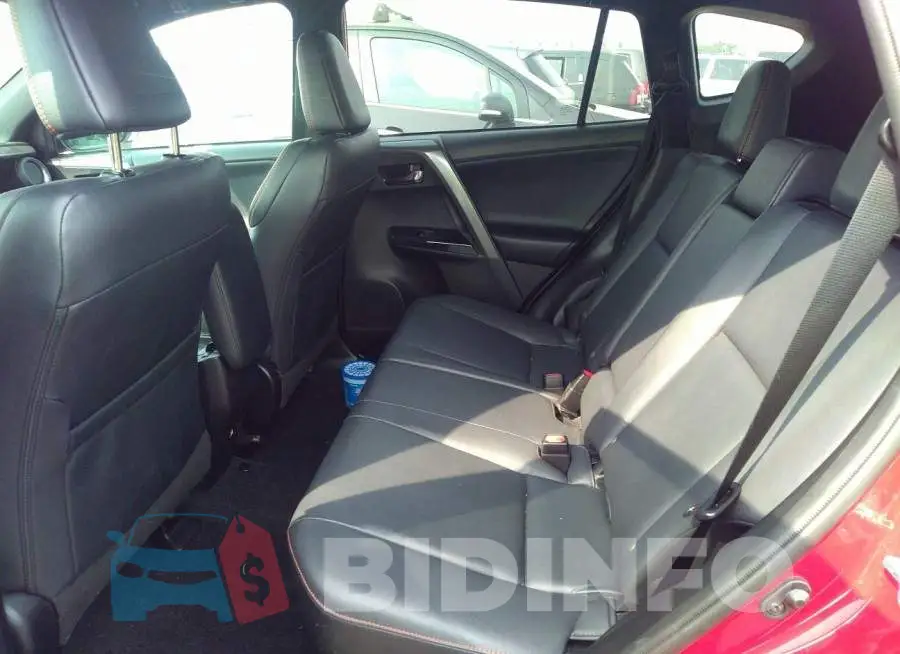 2T3JFREV3HW694752 Photo# 8
