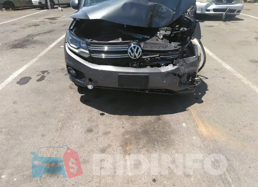 WVGAV7AX9GW525944 Photo# 6