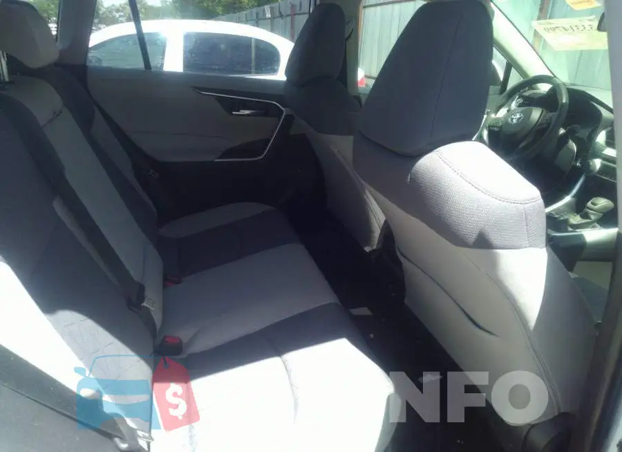 JTMRWRFV4MD104857 Photo# 8