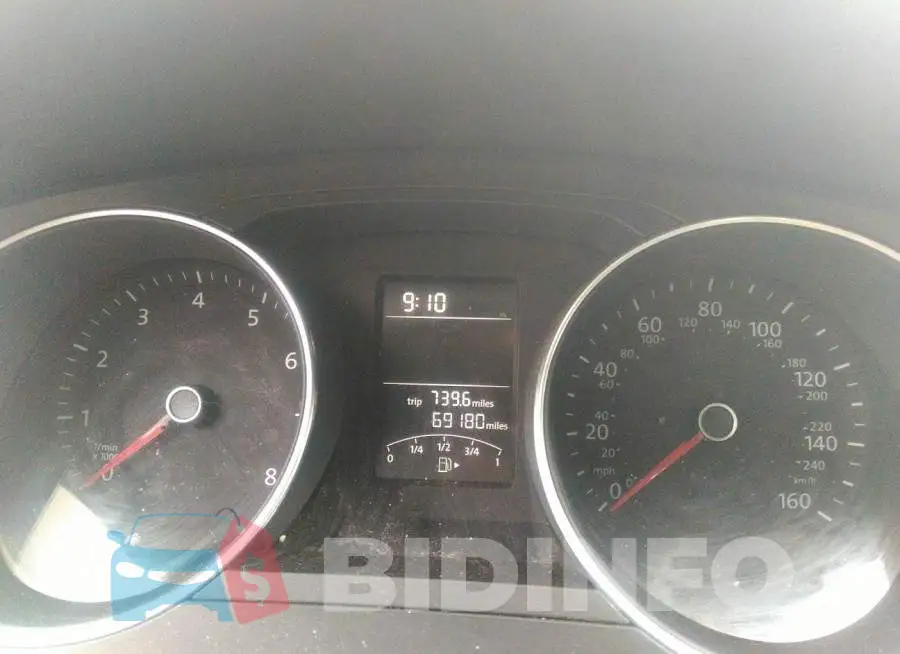 3VW167AJ1HM368258 Photo# 7