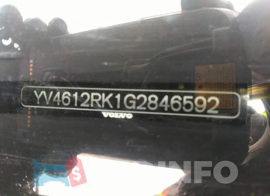 YV4612RK1G2846592 Photo# 9