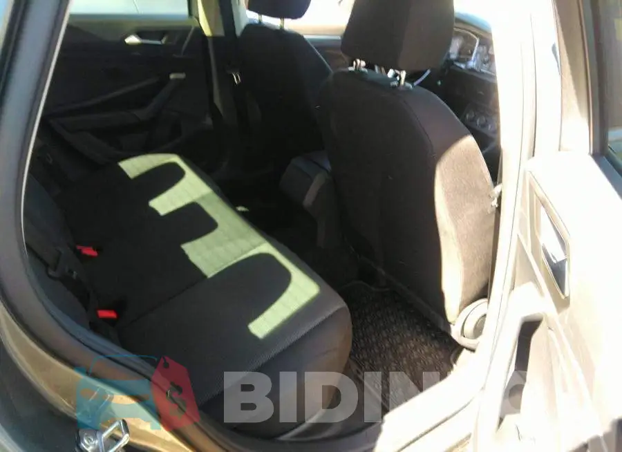 3VWN57BU6KM100486 Photo# 8