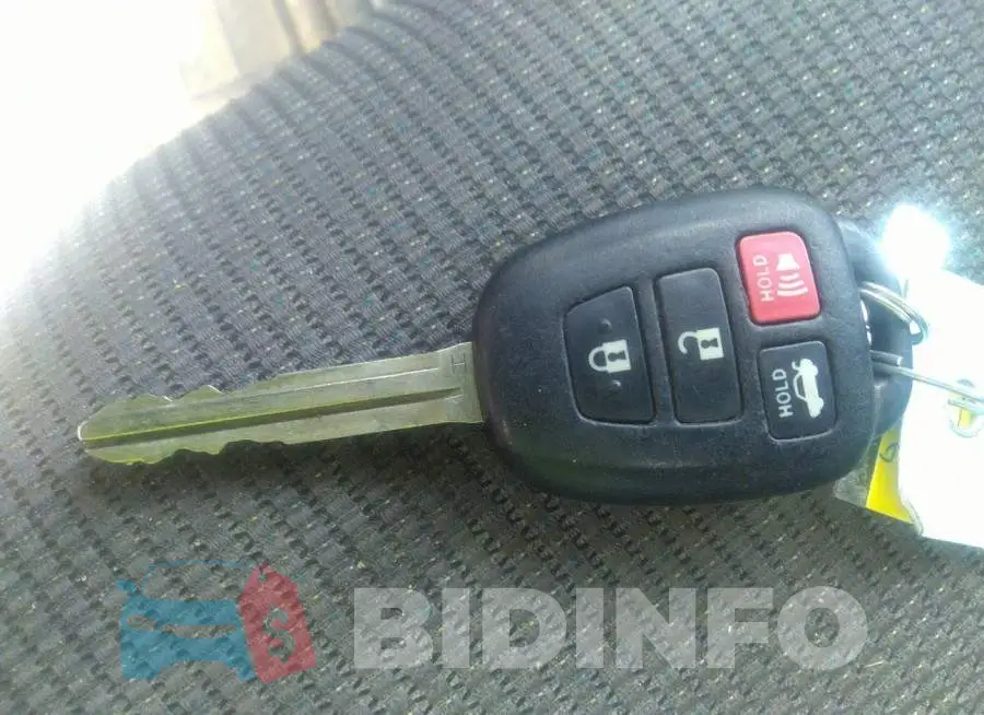 2T1BURHE4HC941714 Photo# 11