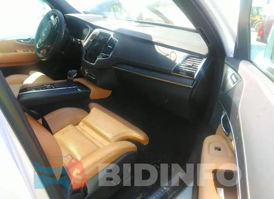 YV4A22PL5M1741655 Photo# 5