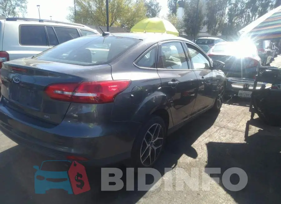 1FADP3H29JL217427 Photo# 4