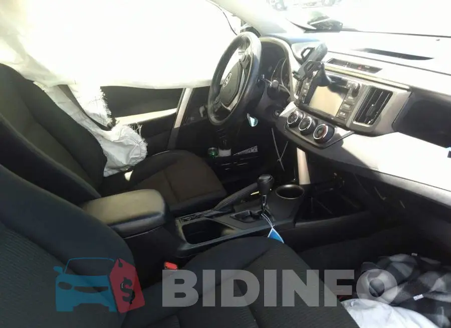 JTMZFREV8FJ030820 Photo# 5