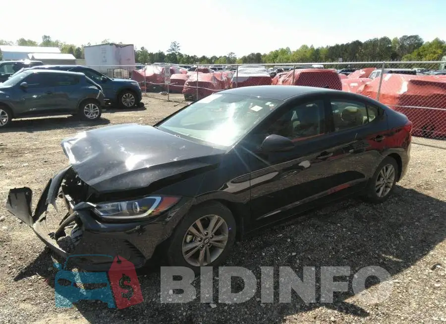 5NPD84LFXJH322828 Photo# 2