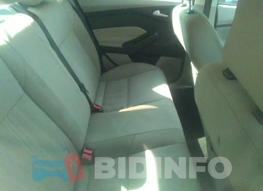 1FADP3F2XGL241084 Photo# 8