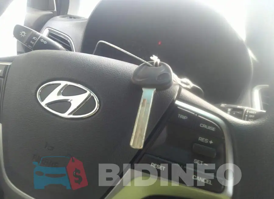 3KPC24A33JE020789 Photo# 11