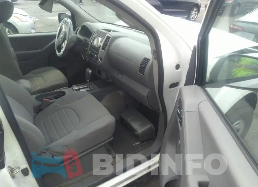 1N6BD0CT9JN735144 Photo# 5
