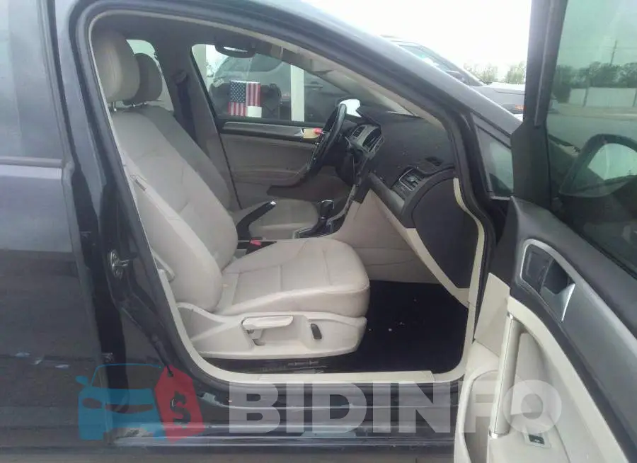 3VW217AUXGM049419 Photo# 5
