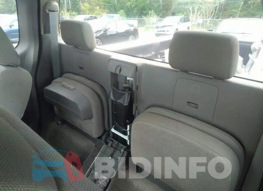 1N6BD0CT9JN735144 Photo# 8