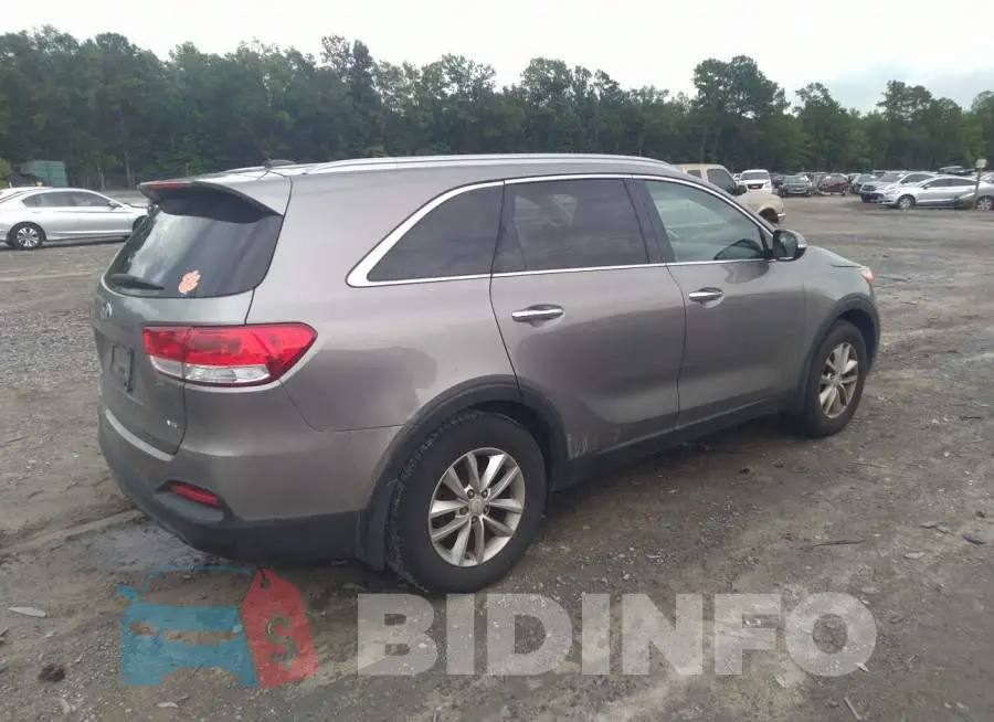 5XYPG4A52GG156878 Photo# 4
