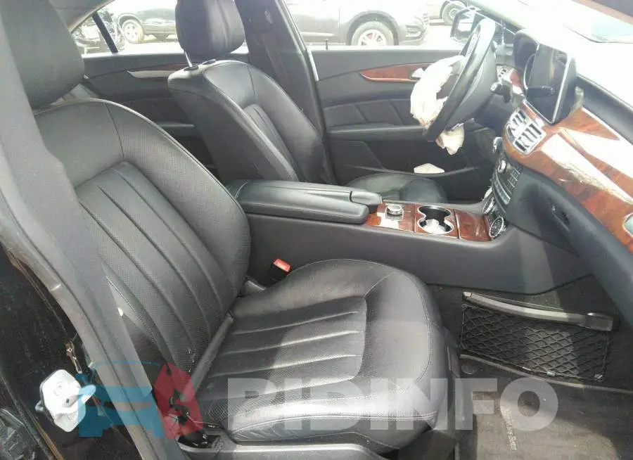 WDDLJ6HB6GA172546 Photo# 5