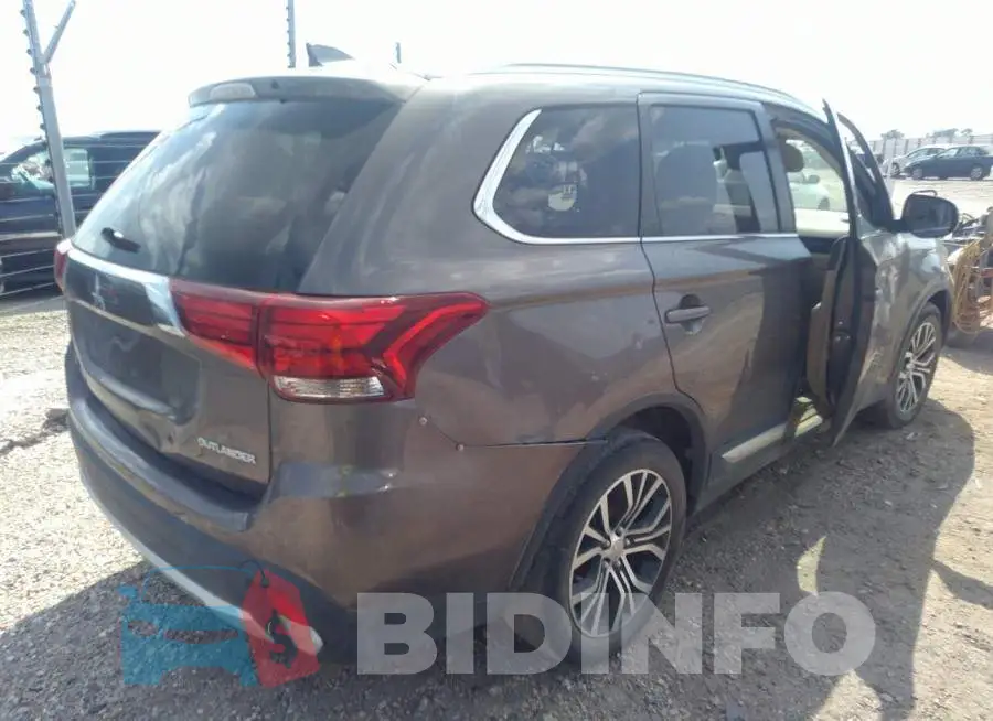 JA4AD3A34JZ016227 Photo# 4