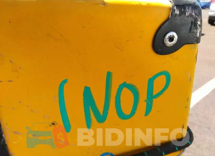 WP0AB2A93KS115464 Photo# 7