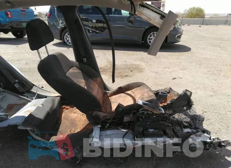 1G1ZD5ST7LF103877 Photo# 5