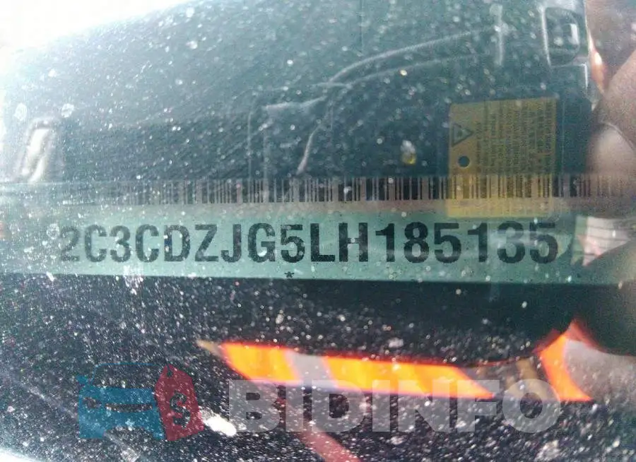 2C3CDZJG5LH185135 Photo# 9