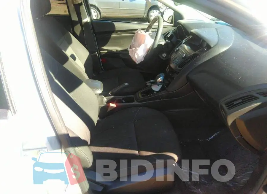 1FADP3FE8JL278653 Photo# 5