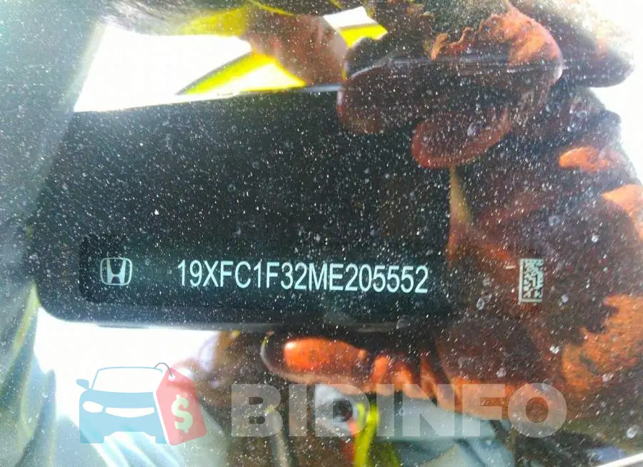 19XFC1F32ME205552 Photo# 9