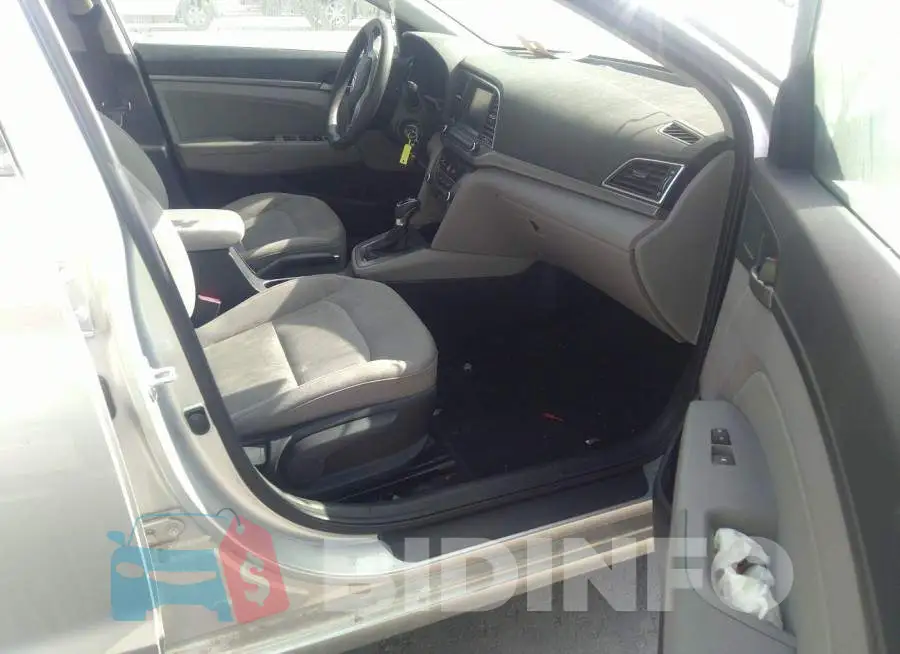 5NPD84LFXJH215567 Photo# 5