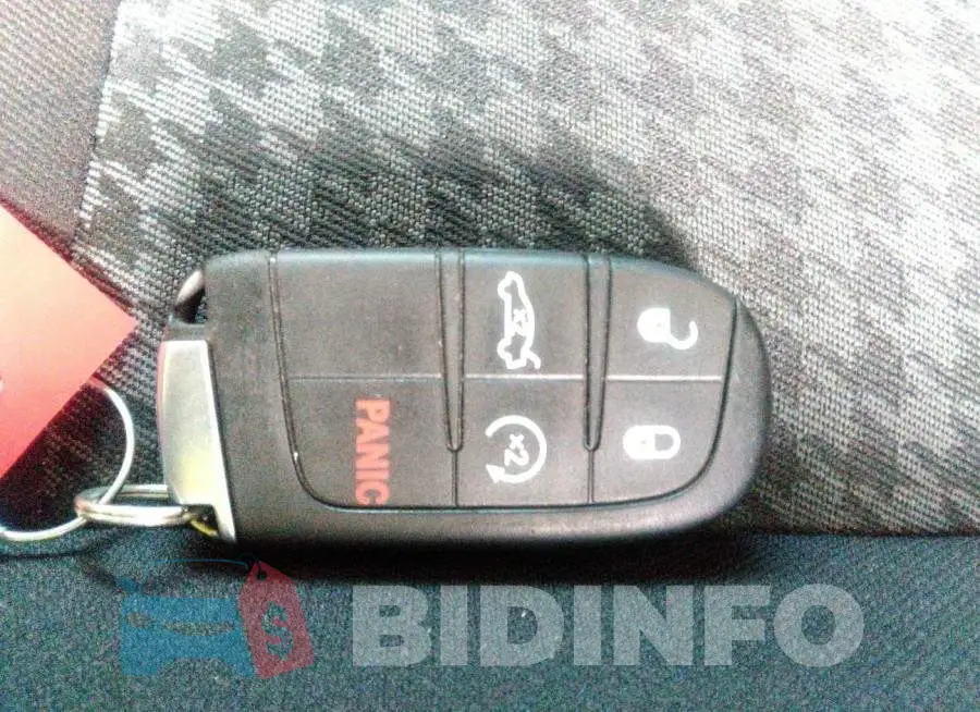 2C3CDXGJ5MH648660 Photo# 11