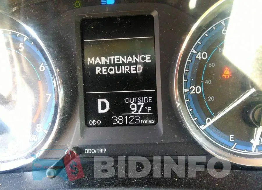2T1BURHE3JC042025 Photo# 7