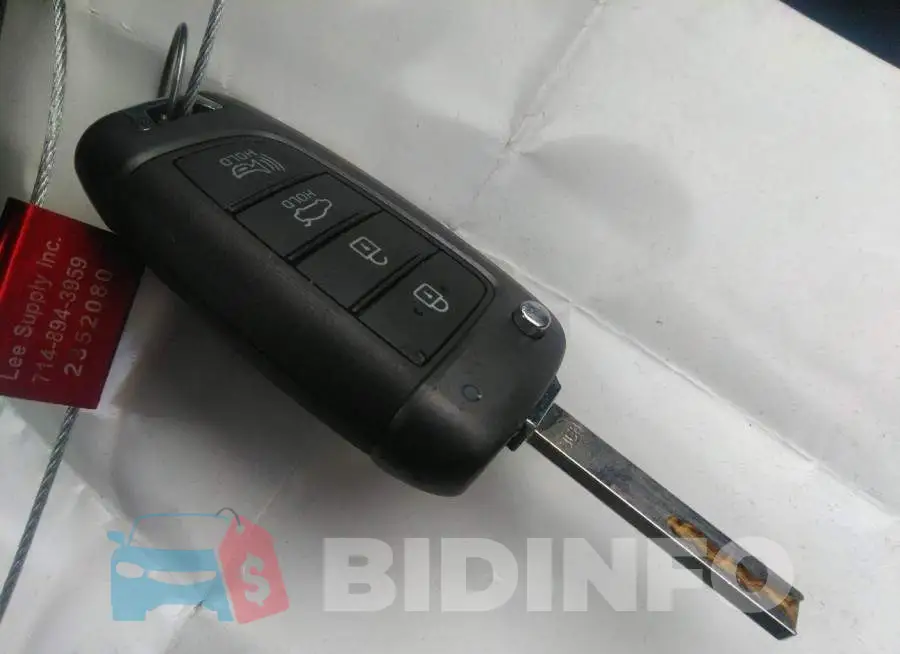 3KPC24A37KE067034 Photo# 11