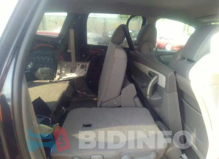 1GNKRFKD7GJ153844 Photo# 8