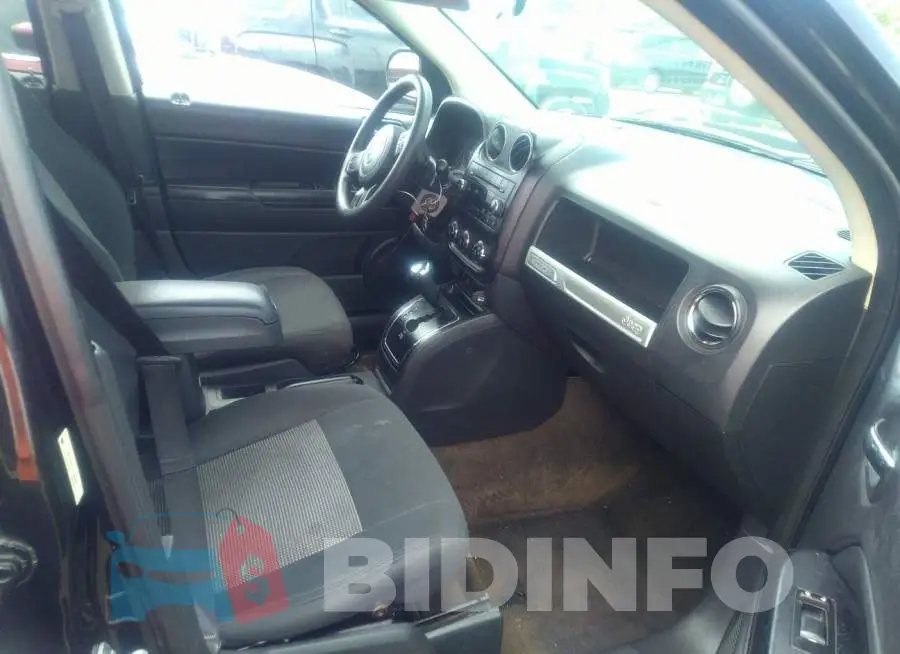 1C4NJCBA5FD138192 Photo# 5