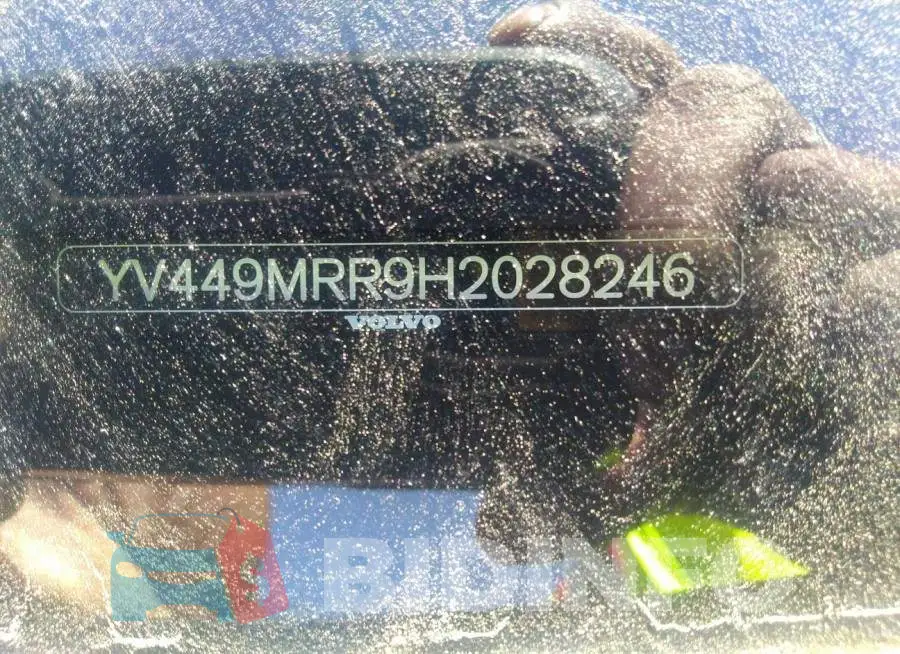 YV449MRR9H2028246 Photo# 9