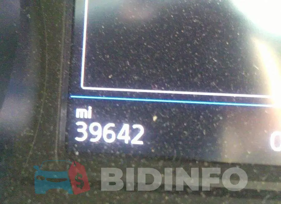 1V2LR2CA2JC538166 Photo# 7