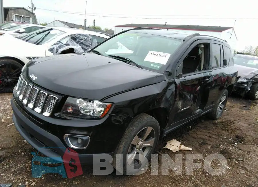 1C4NJDEB4HD176851 Photo# 2