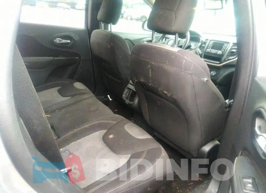 1C4PJMAB7GW205423 Photo# 8