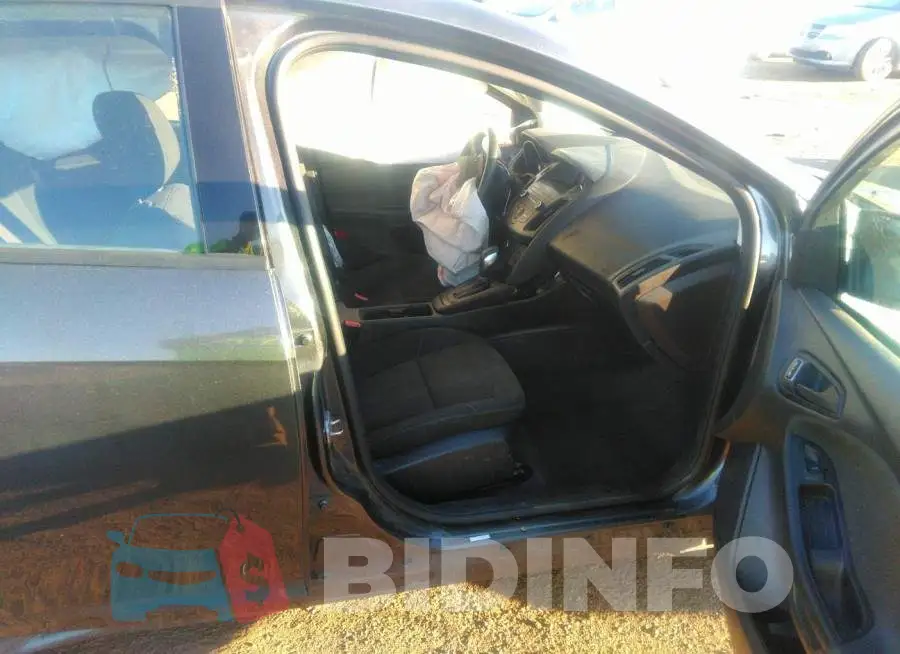 1FADP3E20JL276791 Photo# 5