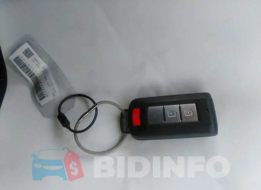 JA4AD3A35LZ028325 Photo# 11