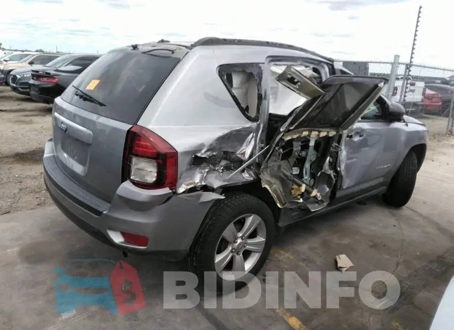 1C4NJCBA8GD553170 Photo# 4