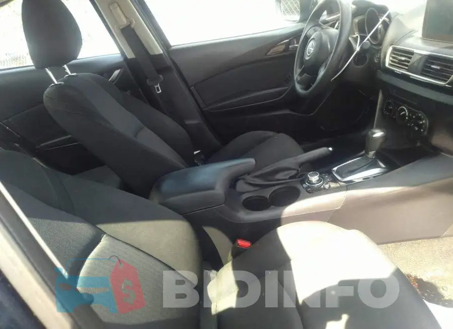 3MZBM1T74GM304349 Photo# 5