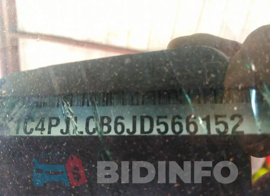 1C4PJLCB6JD566152 Photo# 9