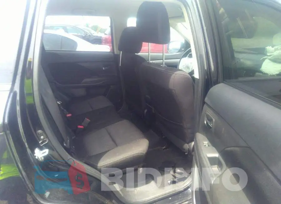 JA4AD2A35JZ052289 Photo# 8