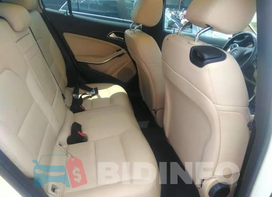 WDCTG4GB8GJ269157 Photo# 8