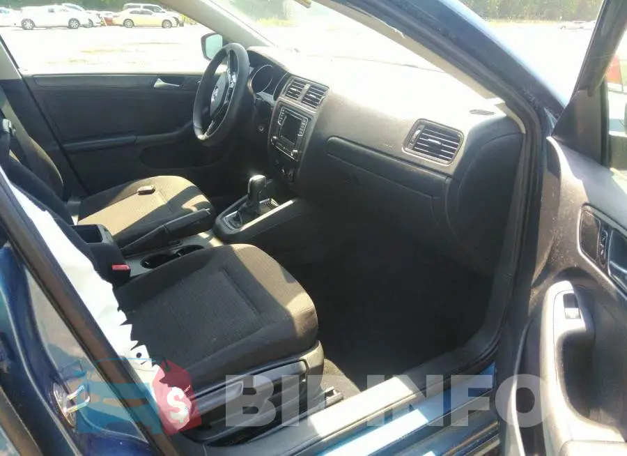 3VW267AJ7GM386685 Photo# 5