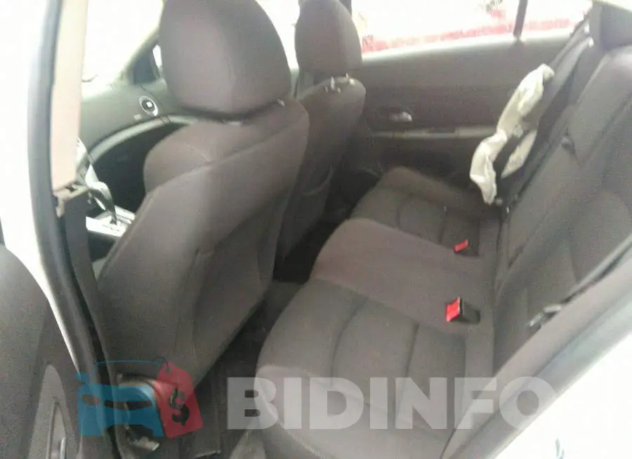 1G1PE5SB3G7174702 Photo# 8