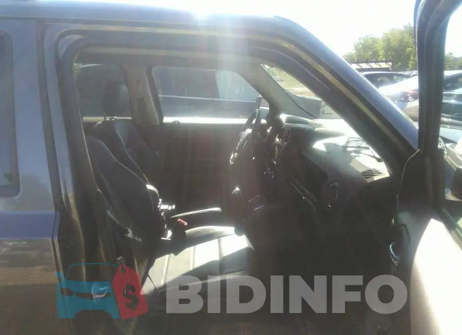1C4NJPFAXHD132876 Photo# 5