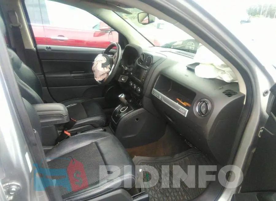 1C4NJCBA1GD783634 Photo# 5