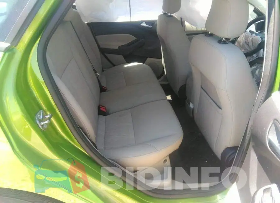 1FADP3K27JL258583 Photo# 8