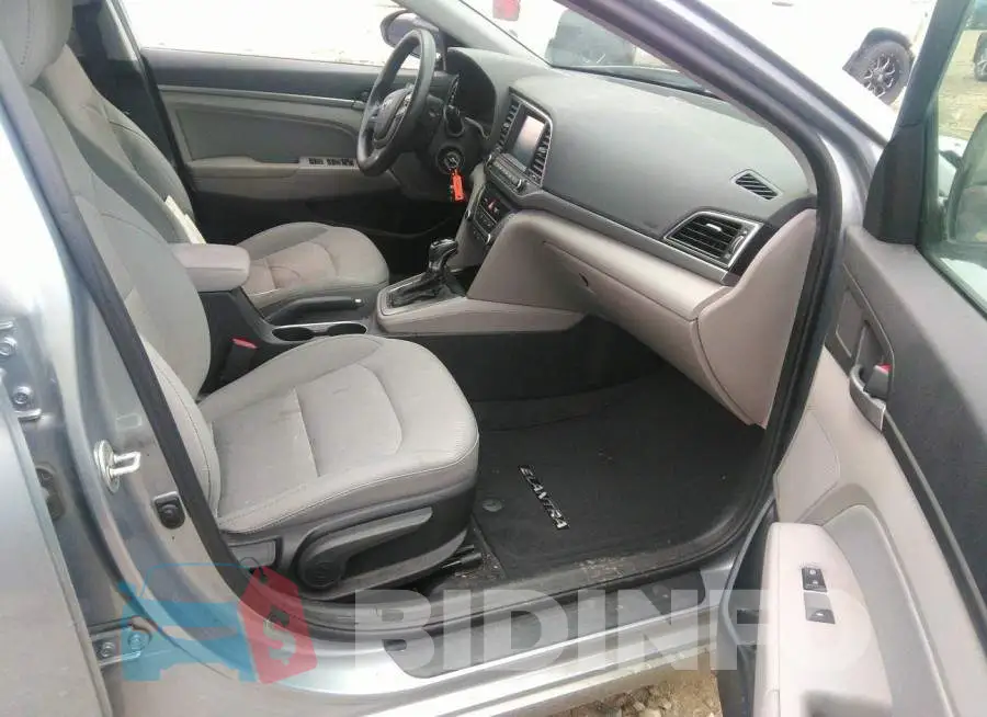 5NPD84LF3HH064548 Photo# 5